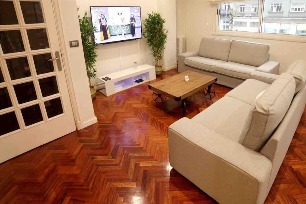 Piso Lujo En Gran Via Con Garaje Appartement Vigo